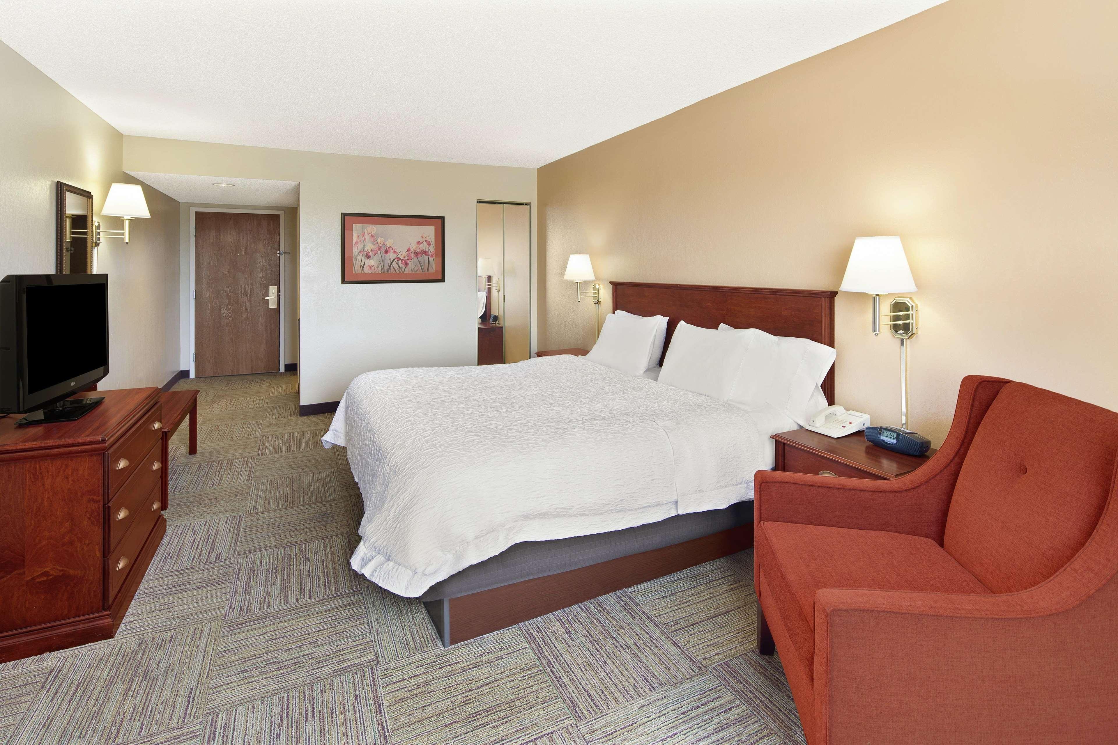 Hampton Inn Columbus-North Exterior photo