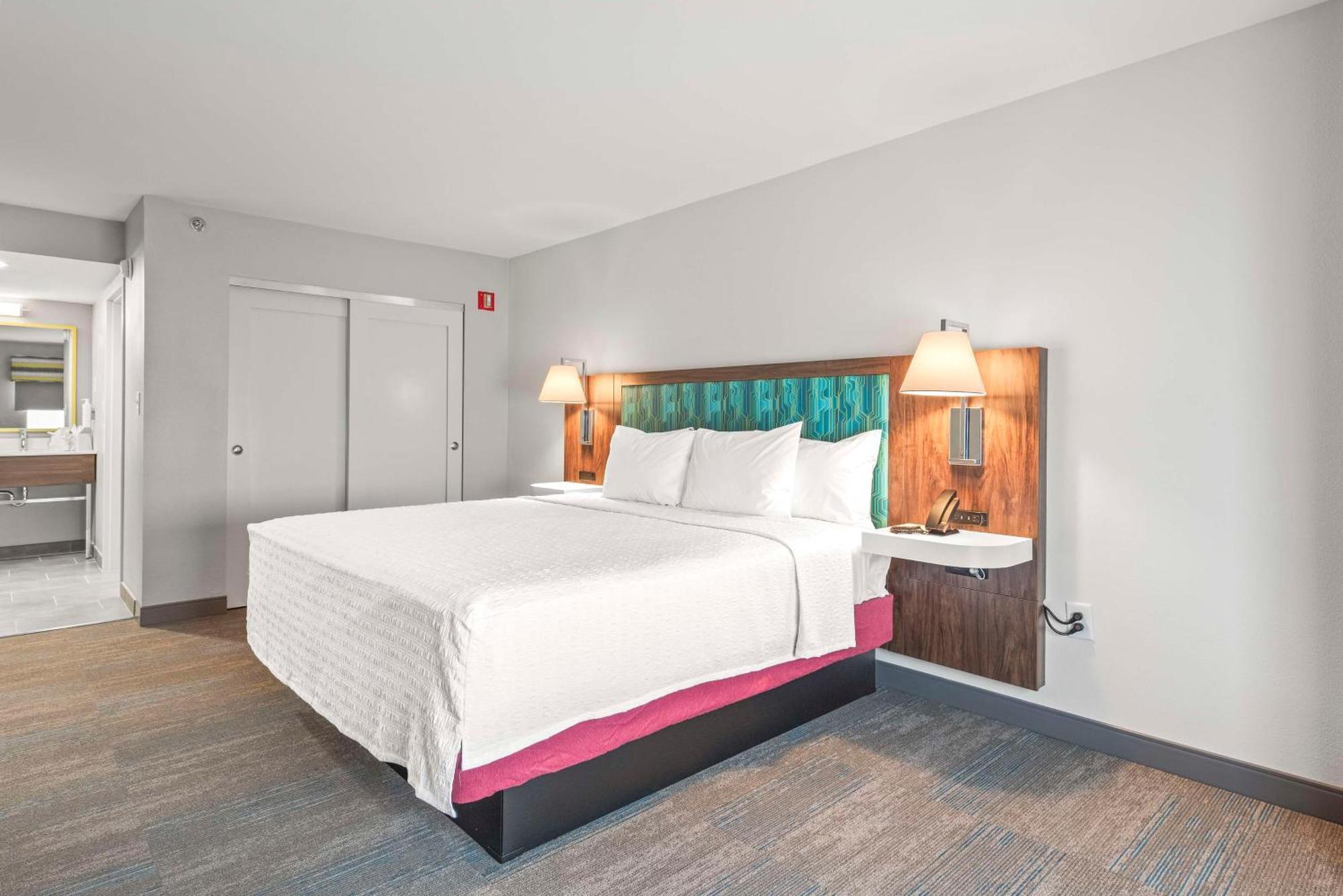 Hampton Inn Columbus-North Exterior photo