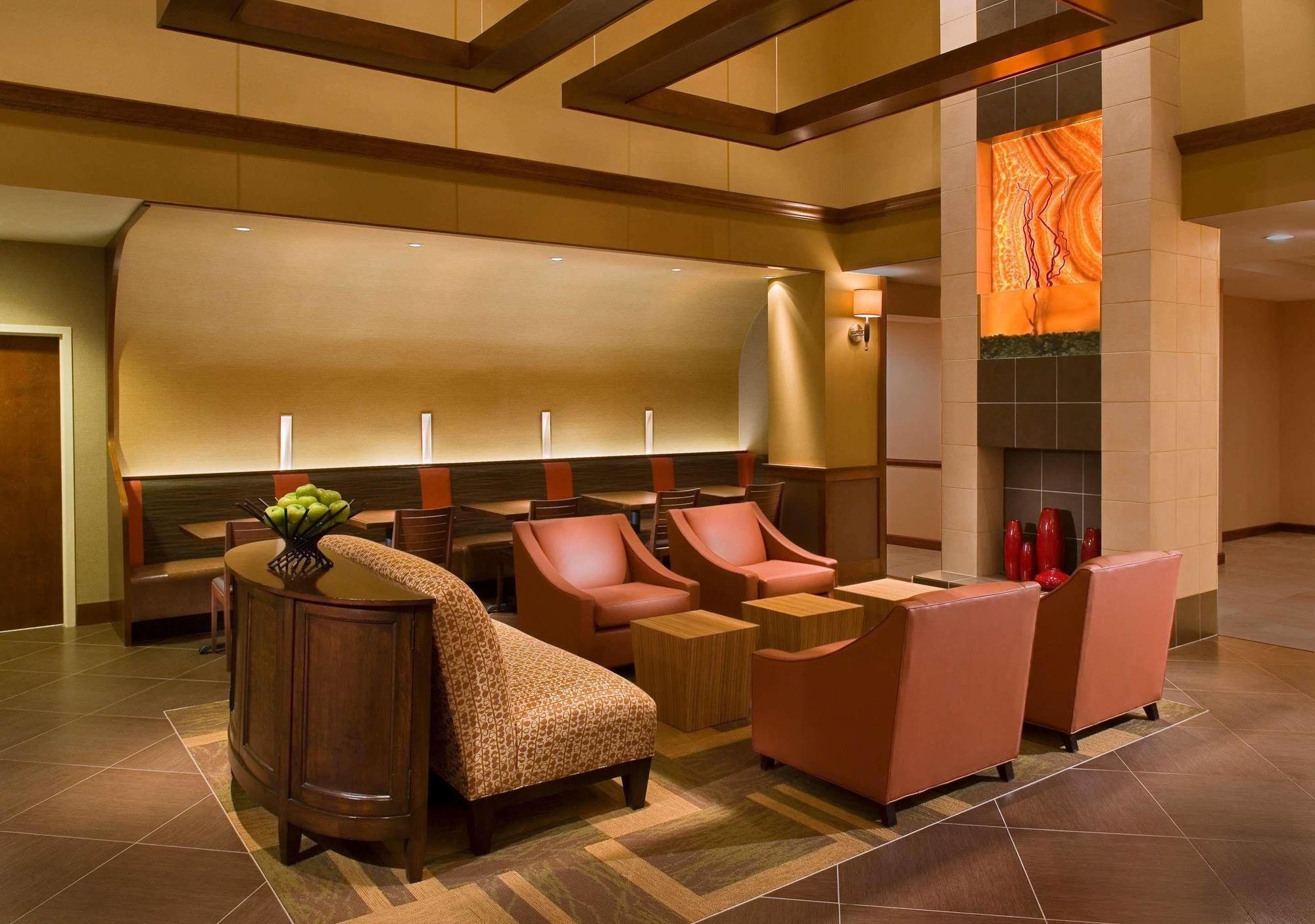 Hampton Inn Columbus-North Exterior photo